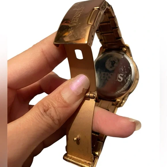 VINTAGE VERSUS VERSACE ROSE GOLD WATCH - Picture 7 of 14
